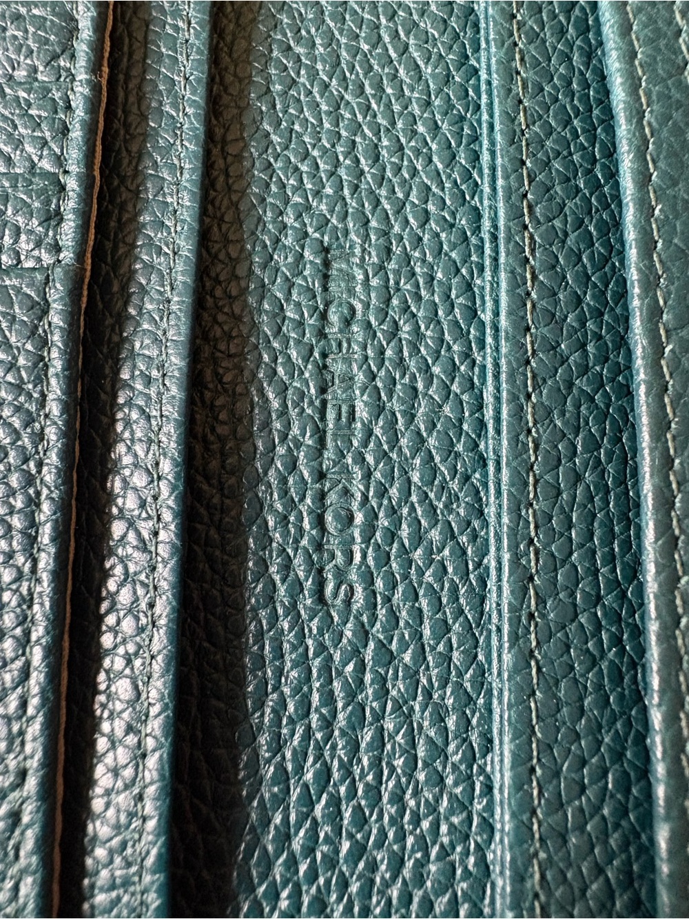 Michael Kors | Medium Leather Wallet - Picture 13 of 13